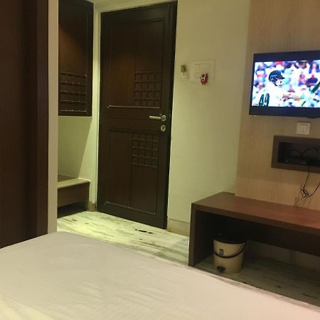 Pravasi Residency Villa Thána Kültér fotó