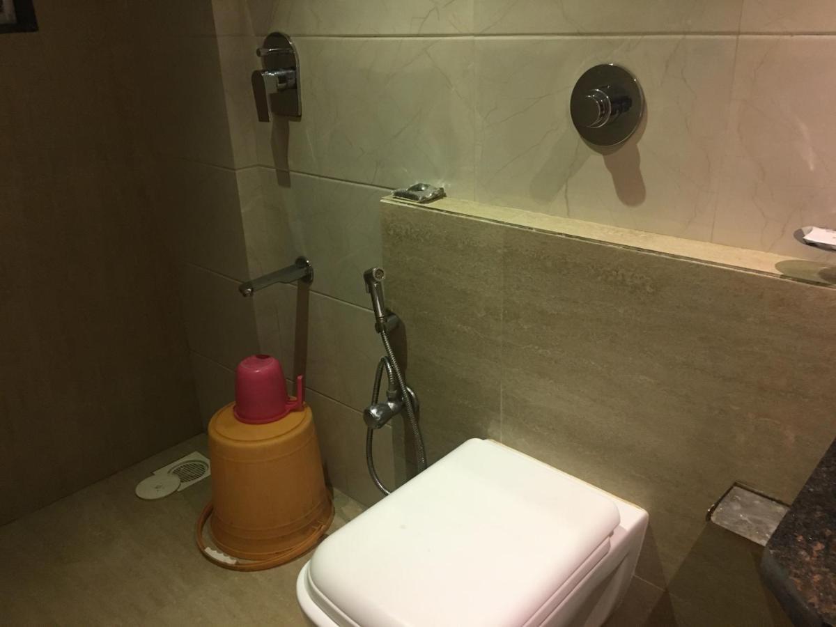 Pravasi Residency Villa Thána Kültér fotó