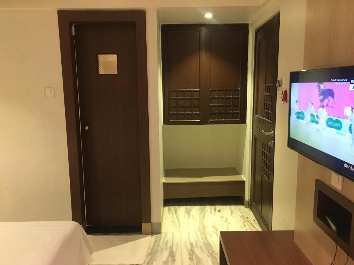 Pravasi Residency Villa Thána Kültér fotó